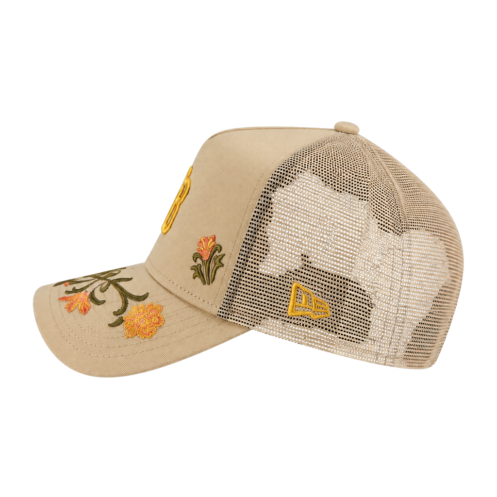 NEW ERA NEW YORK YANKEES MLB FLORAL 9FORTY A-FRAME TRUCKER SNAPBACK
