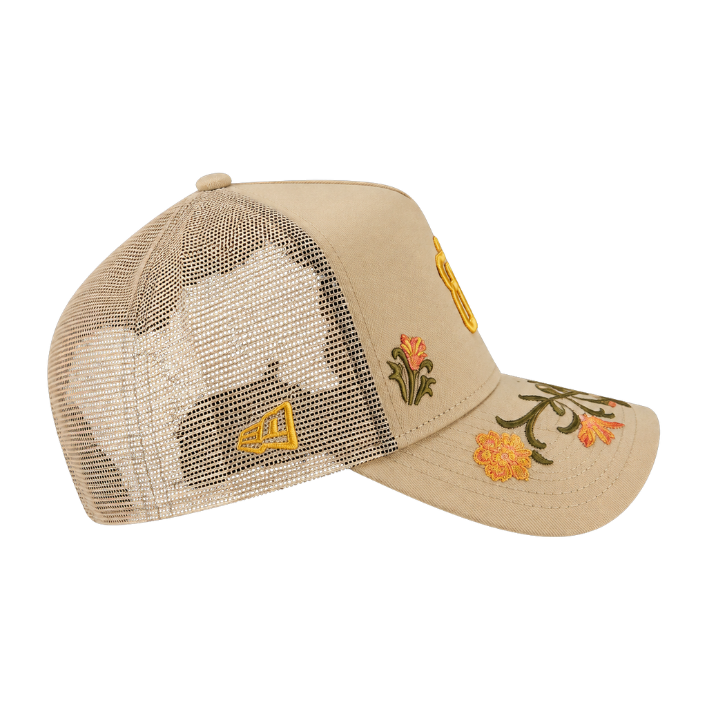NEW ERA NEW YORK YANKEES MLB FLORAL 9FORTY A-FRAME TRUCKER SNAPBACK